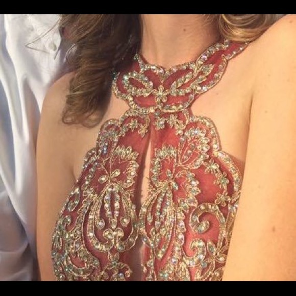 Maroon Hoco dress w/ gold and iridescent detail - Picture 5 of 7